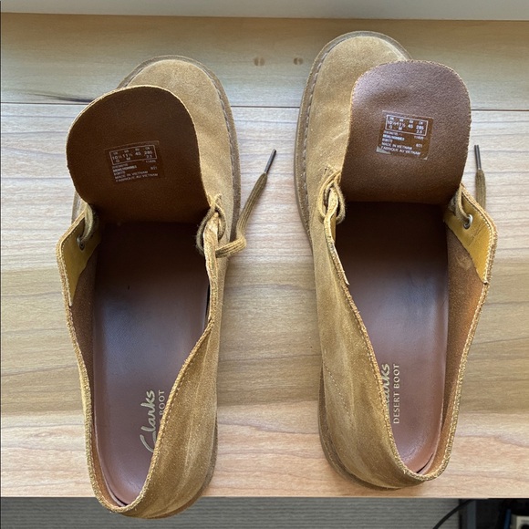 Clarks Men's Brown Suede Chukka Boots - Picture 7 of 8